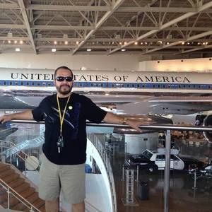 Meet your Posher, Leonel